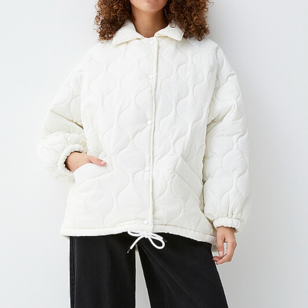 Grip & Co (sold by Simons) oversized white wavy topstitching quilted coat NWT